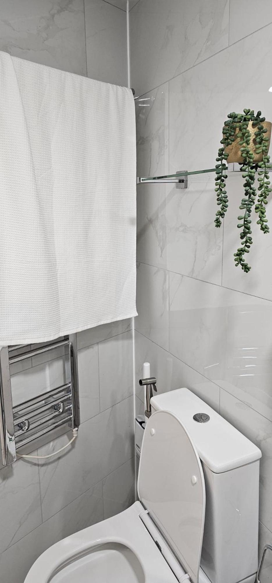 Cozy Studio Near To Tube Station レッドブリッジ エクステリア 写真