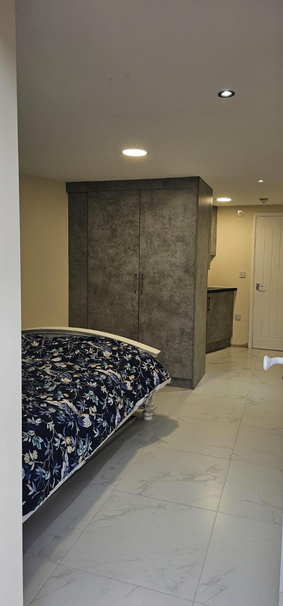 Cozy Studio Near To Tube Station レッドブリッジ エクステリア 写真